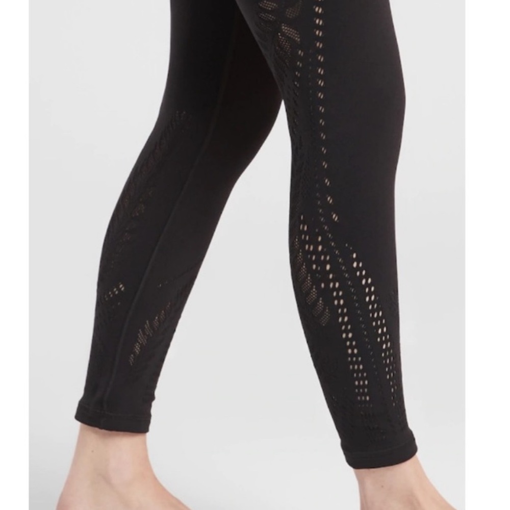 Athleta Warp Knit 7/8 Tight Black Leggings - Picture 5 of 6